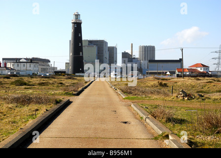 Vieux phare et centrale nucléaire de Dungeness Banque D'Images