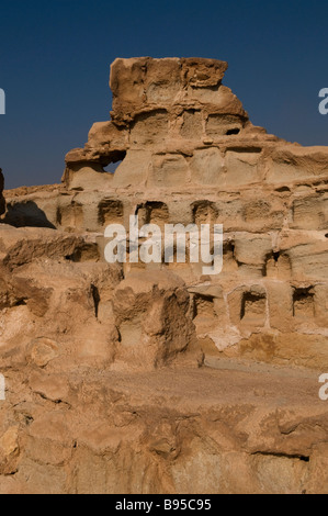 Reste de l'ancienne tour de columbarium dans Mesada site archéologique sur le bord est du désert de Judée ou de Judée en Israël Banque D'Images