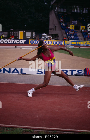 Sportifs Athlétisme Javelot Femmes javelot britannique Tessa Sanderson à Crystal Palace 1996 Banque D'Images