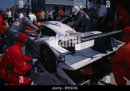 Course de moto sport No8 Porsche 911 GT1-98 Aizen/ Mueller Pitstop FIA GT Championship 1998 Siverstone Banque D'Images