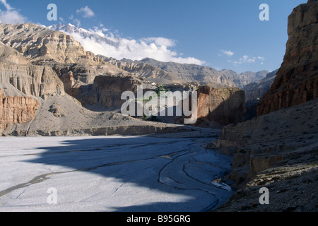 Mustang Népal La vallée de Kali Gandaki jusqu'à la vallée vers le village de Chele. Banque D'Images