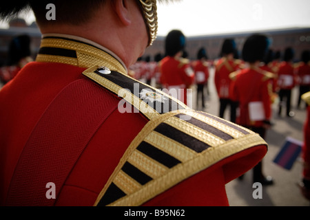 Le 1er Bataillon des Gardes irlandais sur le défilé au Victoria Barracks Windsor UK sur St Patrick's Day Banque D'Images