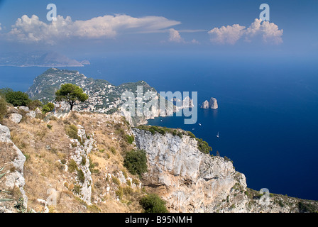 L'Italie, Campanie, Capri, vue depuis le Monte Solaro. Banque D'Images