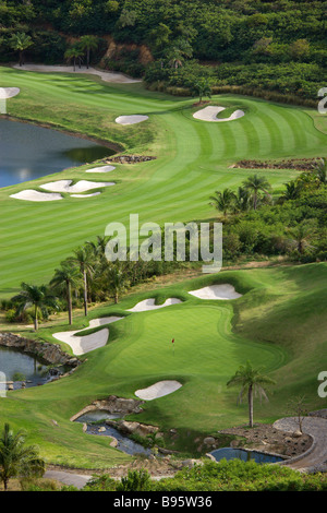 Antilles Caraïbes St Vincent & les Grenadines Canouan Island Raffles Resort Trump International Golf Course par Jim Fazio. Banque D'Images