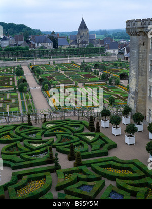 FRANCE Vallée de la Loire Villandry Vue sur les jardins du château. Banque D'Images