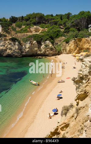 Petite anse près de Armação de Pera, Algarve, Portugal Banque D'Images