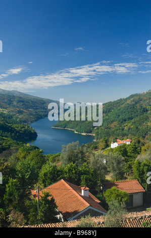 Le Portugal, district de Trás os Montes, parc national de Peneda Gerês, montagnes et lac Canicada Banque D'Images