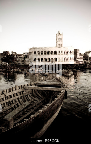 Les Comores, la Grande Comore, le port de Moroni, le coucher du soleil. Banque D'Images