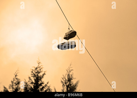 Formateurs pendu à une ligne, Ecosse Banque D'Images