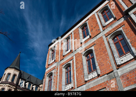 Immeuble en construction yard blue sky architecture Banque D'Images