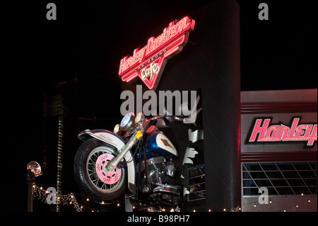 Harley Davidson Cafe le soir, Las Vegas Boulevard (le Strip), Las Vegas, Nevada, USA Banque D'Images