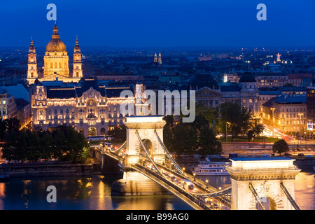 St Stephen's Basilica Chain Bridge Budapest Hongrie Banque D'Images