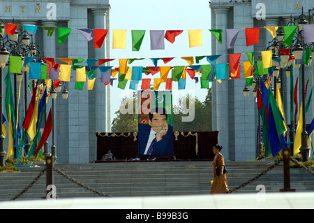 Statue de la personnalité culte Turkmenbashy Turkmenbashi Banque D'Images