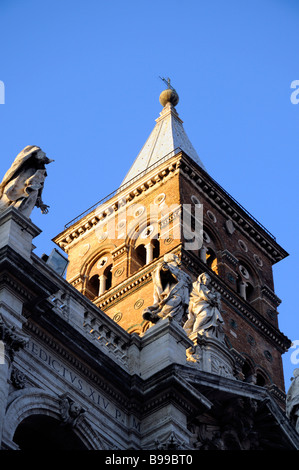 Le clocher ou campanile de la Basilique de Santa Maria Maggiore, à Rome, Italie Banque D'Images