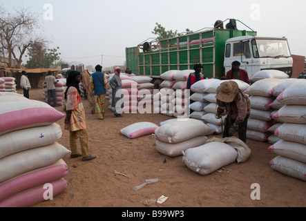 L'Afrique de l'Ouest Sahel Burkina Fasso Gorom Gorom l'un des plus grands marché hebdomadaire au Sahel Banque D'Images