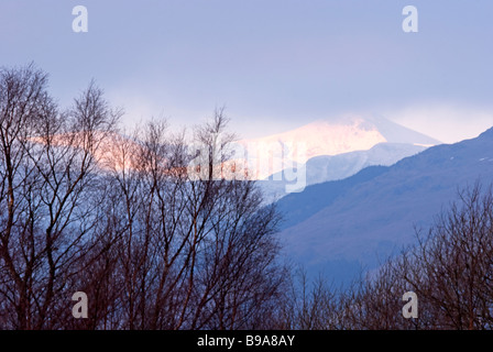 Beinn a Chroin, un Munro dans les Highlands écossais, sur un matin hivers Banque D'Images