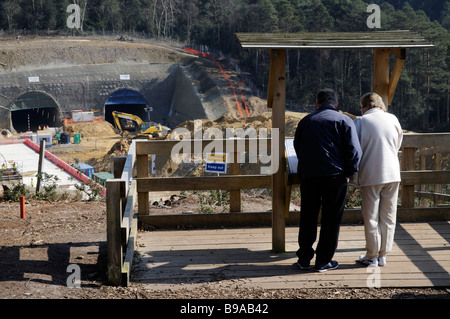 Site de construction au sud du projet d'amélioration des tunnels Hindhead Road A3 sud de l'Angleterre UK Guest plate-forme d'observation Banque D'Images