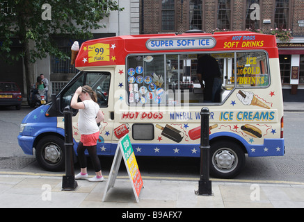 Icecream van à Londres, Grande-Bretagne. Banque D'Images