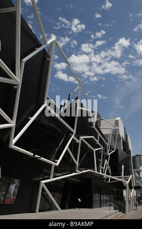 Melbourne Theatre Company,nouveau bâtiment du théâtre moderne sur Southbank Boulevard, construction faite de cubes et de tuyaux, Melbourne, Banque D'Images