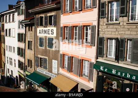 Le long de la place madeleine une rue typique de la vieille ville de Lausanne Suisse Banque D'Images