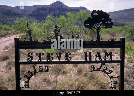 Signe en fer forgé au ranch près de Pandale entrée dans la vallée de la rivière Pecos à Val Verde County Texas USA Banque D'Images