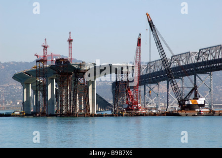 La construction du nouveau pont de la baie près de San Francisco Californie Banque D'Images