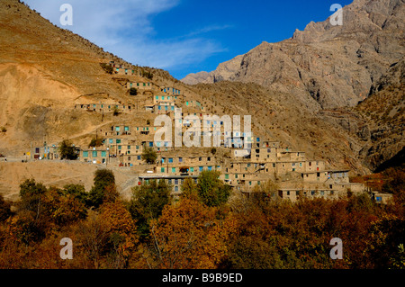 Vue générale de Takht-e village Hawraman, Kurdistan, l'Iran. Banque D'Images