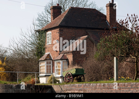 Grand Union canal hatton de verrous vol midlands angleterre warwickshire uk lock keepers cottage Banque D'Images