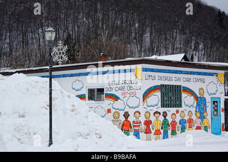 Construction d'une garderie pour les enfants Munising Michigan mi Upper Peninsula images photos photos Grande haute résolution horizontale aux États-Unis US haute résolution Banque D'Images