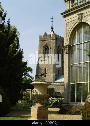 Voir l'église du château à Ashby Banque D'Images