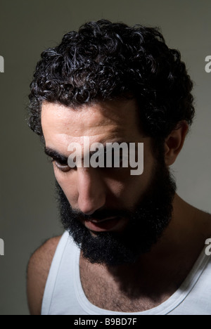 Portrait d'un jeune musulman avec longue barbe Banque D'Images