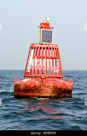 Royal Sovereign Bouy, une navigation au large de la côte d''Eastbourne, Sussex, Angleterre Banque D'Images