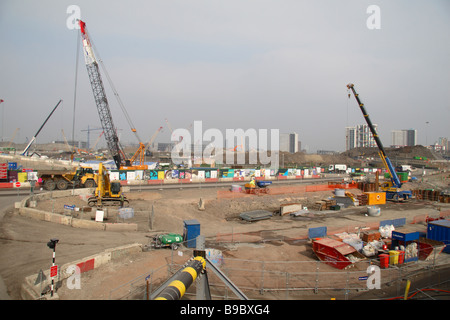 Vue vers l'est l'Jeux olympiques de 2012 à Londres vers le site de construction qui doit encore être construit Centre aquatique. Mars 2009 Banque D'Images