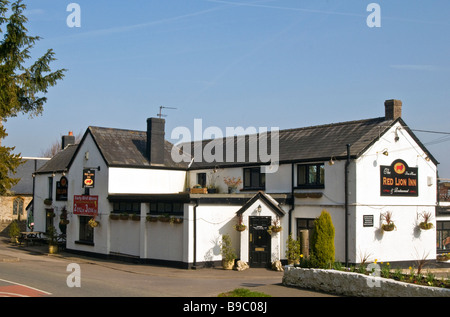 Le Red Lion Inn, un pub dans la vallée de Glamorgan, dans le village de Pendoylan Banque D'Images