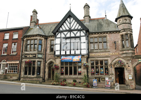 La Chambre de comptage, un pub J D Weatherspoon à Congleton, Cheshire, Angleterre. C'était autrefois une branche de l'Nat West Bank. Banque D'Images