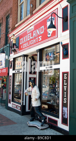 Elvis Presley figure à l'extérieur de fantaisie et de souvenirs shop Nashville Tennessee USA Banque D'Images