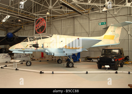 L'Armée de l'air argentine 1A FMA 58 avions d'attaque Pucara capturés pendant la guerre des Malouines de 1982 et exposée au Musée de Cosford RAF Banque D'Images