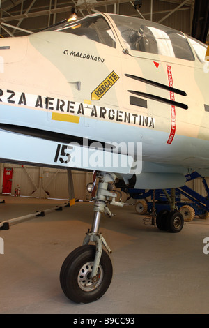 L'Armée de l'air argentine 1A FMA 58 avions d'attaque Pucara capturés pendant la guerre des Malouines de 1982 et exposée au Musée de Cosford RAF Banque D'Images