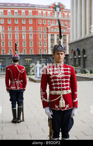 Le palais du président relève de la garde Sofia Bulgarie Banque D'Images