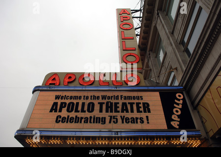 Le monde célèbre Apollo Theatre sur West 125th Street dans le quartier de Harlem à New York Banque D'Images