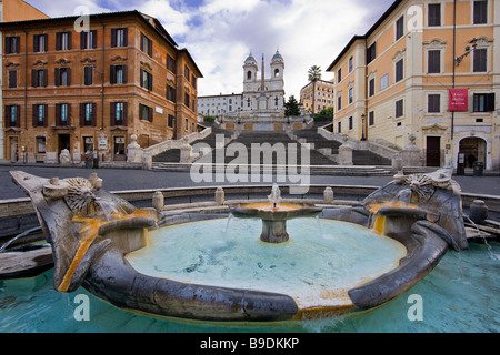 Les marches espagnoles, Piazza di Spagna, la fontaine de Bernini, Barcaccia Rome Latium Latium Italie Banque D'Images