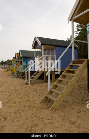 Cabines de plage sur la plage à côté des puits de Holkham Norfolk Angleterre la mer Banque D'Images