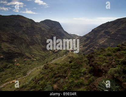 Vue aérienne de la route qui traverse la Valle Gran Rey La Gomera Canaries Banque D'Images