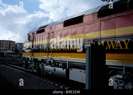 Locomotive diesel-électrique EMD F40PH appartenant à Panama Canal Railway Company à la gare de Colon, Panama Banque D'Images