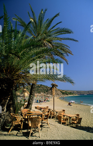 Grèce, Crète, plage de Vai, la seule forêt de palmiers en Europe, café de plage Banque D'Images