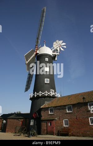 Vapeur Skidby qui, East Yorkshire. Le début du 19ème siècle, quatre à la vapeur Skidby qui navigué moulin Musée de l'équitation, la vie rurale. Banque D'Images