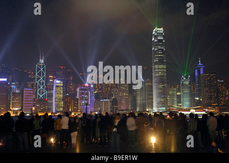 Les touristes le soir à Hong Kong, Chine Banque D'Images