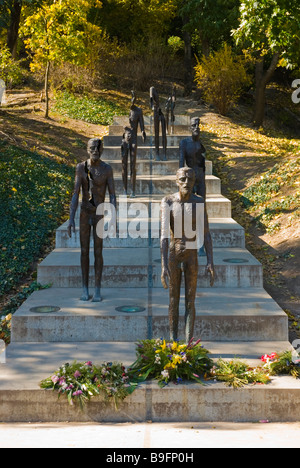 Artwork commémorant les victimes du communisme dans le quartier de Mala Strana de Prague République Tchèque Europe Banque D'Images