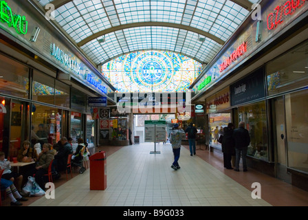 Svetozor Pasaz arcade commerçante dans le centre de Prague République Tchèque Europe Banque D'Images