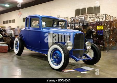 1932 Ford coupe dans la fenêtre cinq 2009 Detroit Autorama Extreme hot rod show Banque D'Images